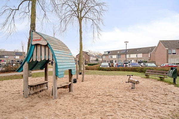 Bunschoten-Spakenburg - Jan Zwartplantsoen 6 - Meerwaerde Makelaars-38.jpg